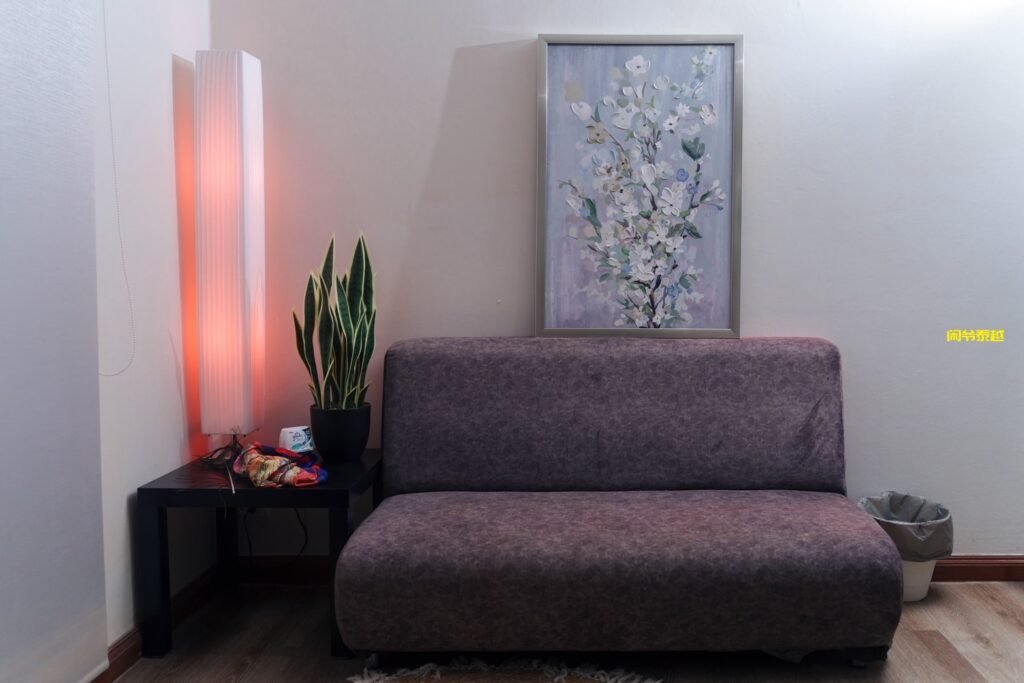 曼谷日按Airi nuru massage,情色沙发上玩转角色扮演,羽毛式调情与终极爱爱-东南亚闲爷