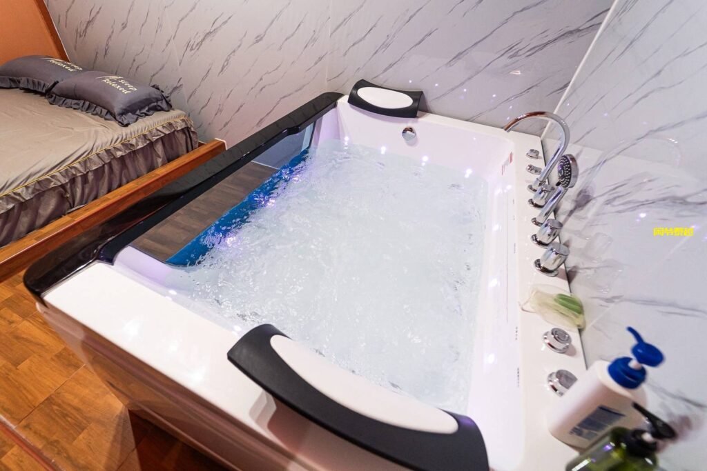 情色幻想，隐秘空间玩角色扮演搭配nuru爱爱，曼谷新日按店Red House Massage-东南亚闲爷